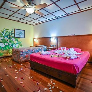 Lands in Love Hotel&Resort